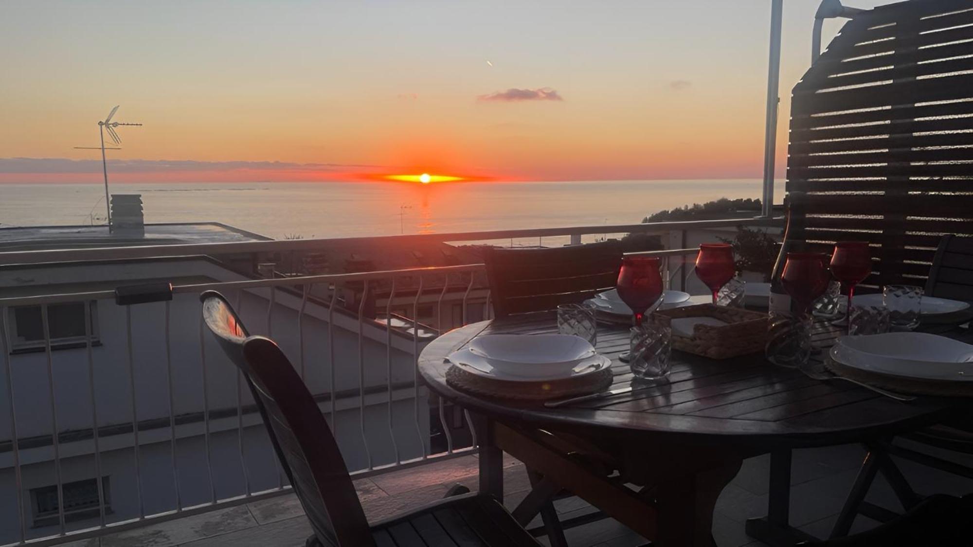Attico Con Terrazza Vista Mare A Cavi Di Lavagna